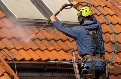 Démoussage et hydrofuge de toiture à Crupies